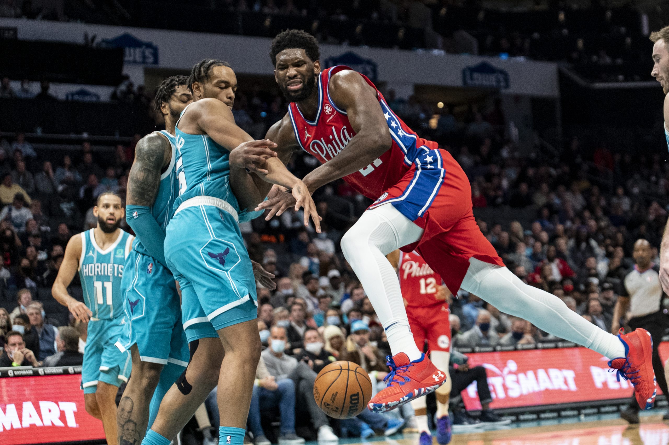 Philadelphia 76ers hold off Charlotte Hornets in close affair