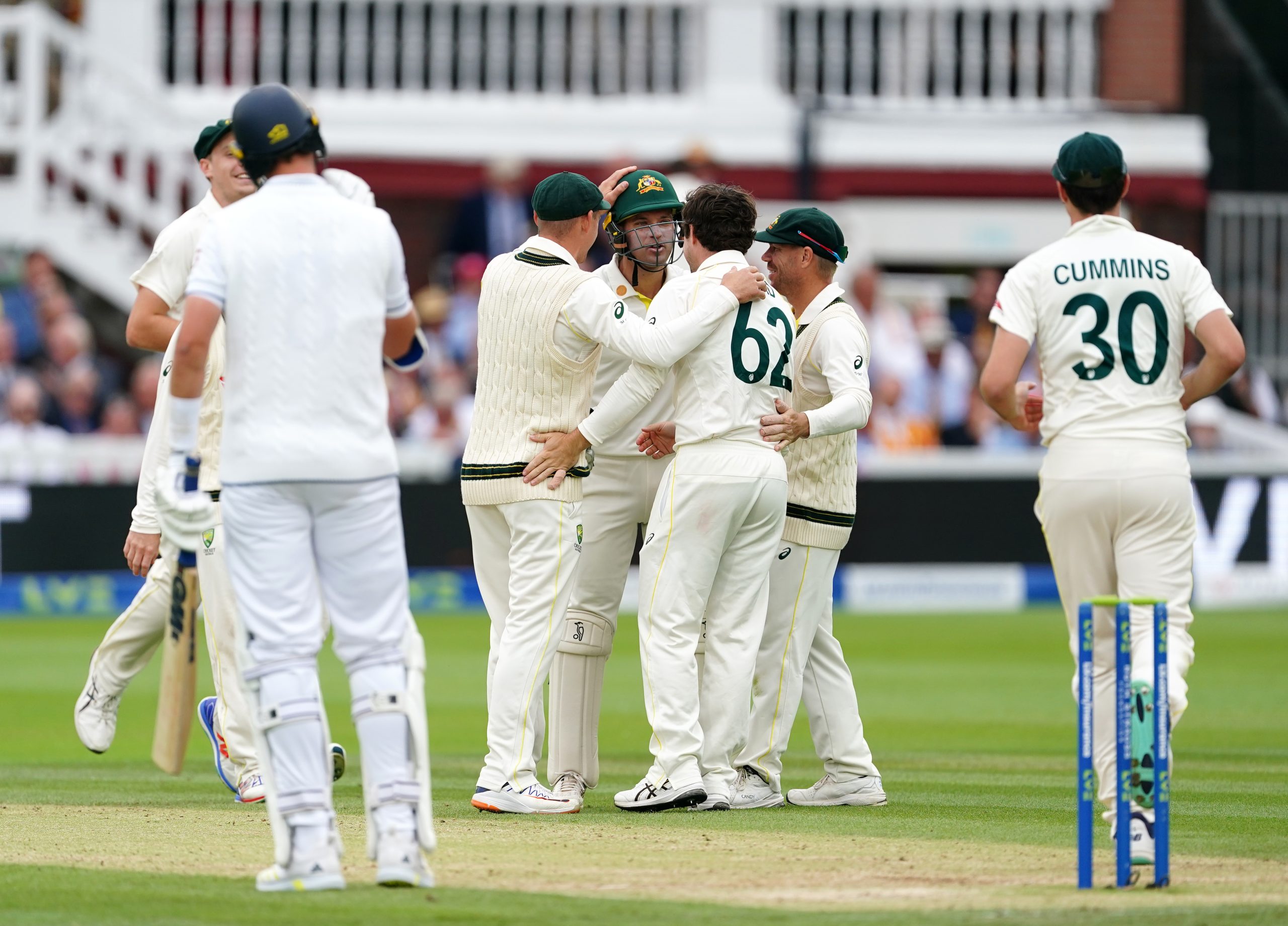 England hand control of second Ashes Test to Australia