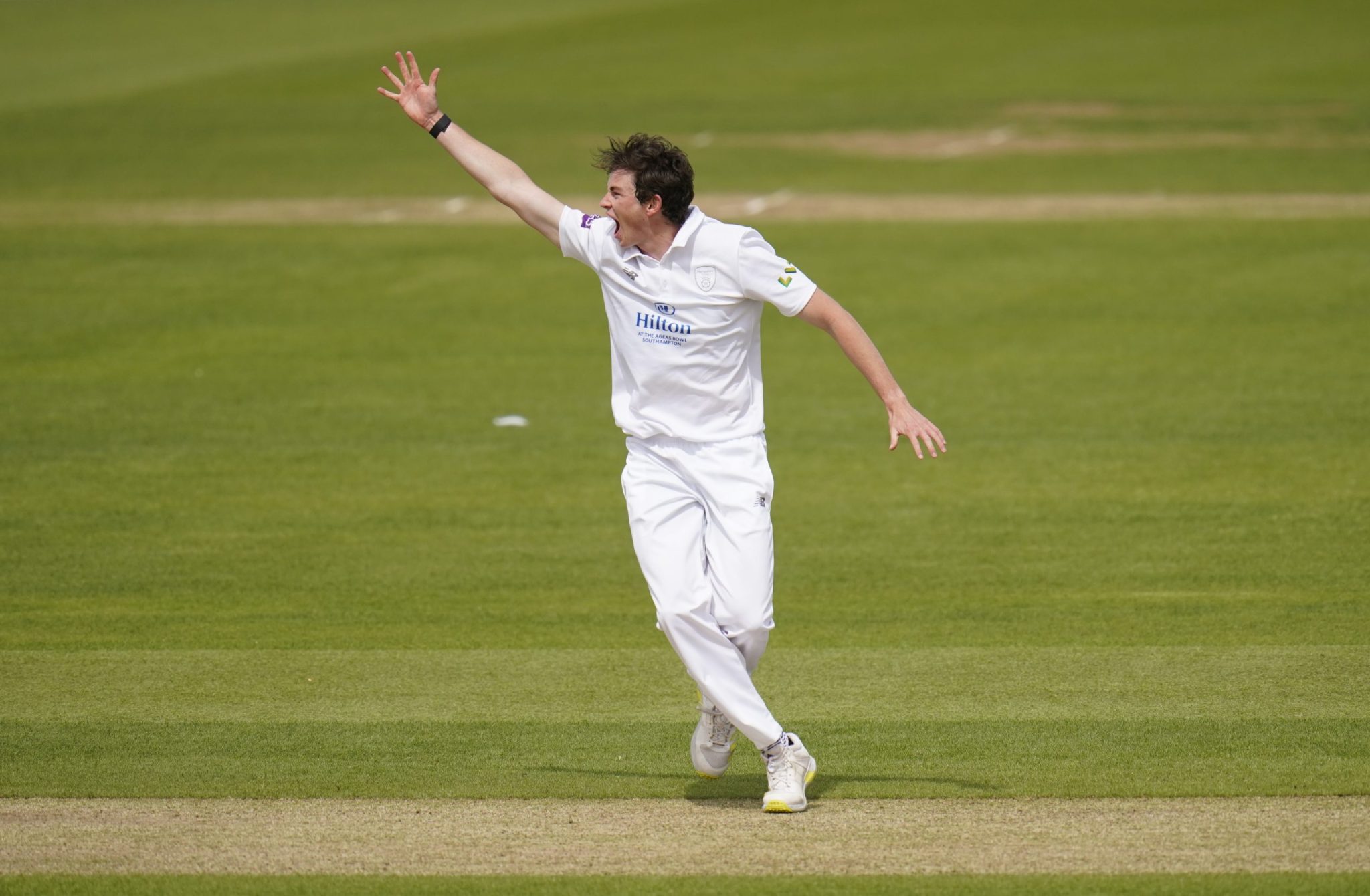 Hampshire boost Blast title defence while Nathan Sowter inspires Durham