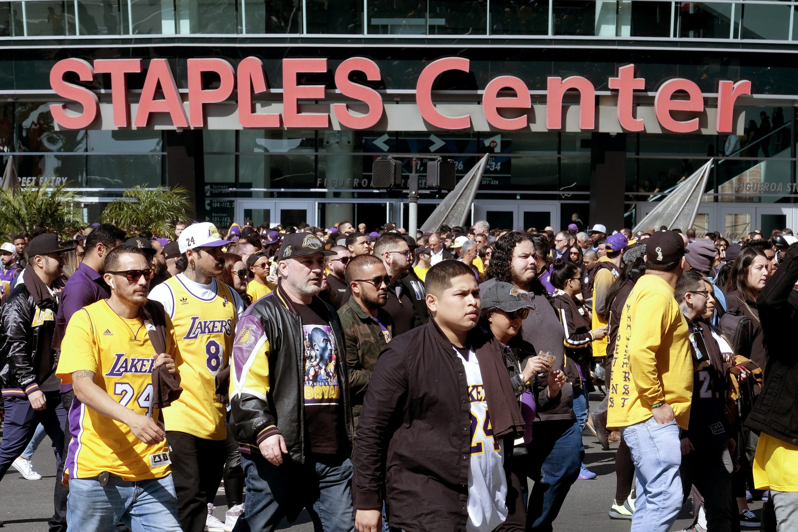 Thousands gather in Los Angeles to pay tribute to basketball star Kobe Bryant