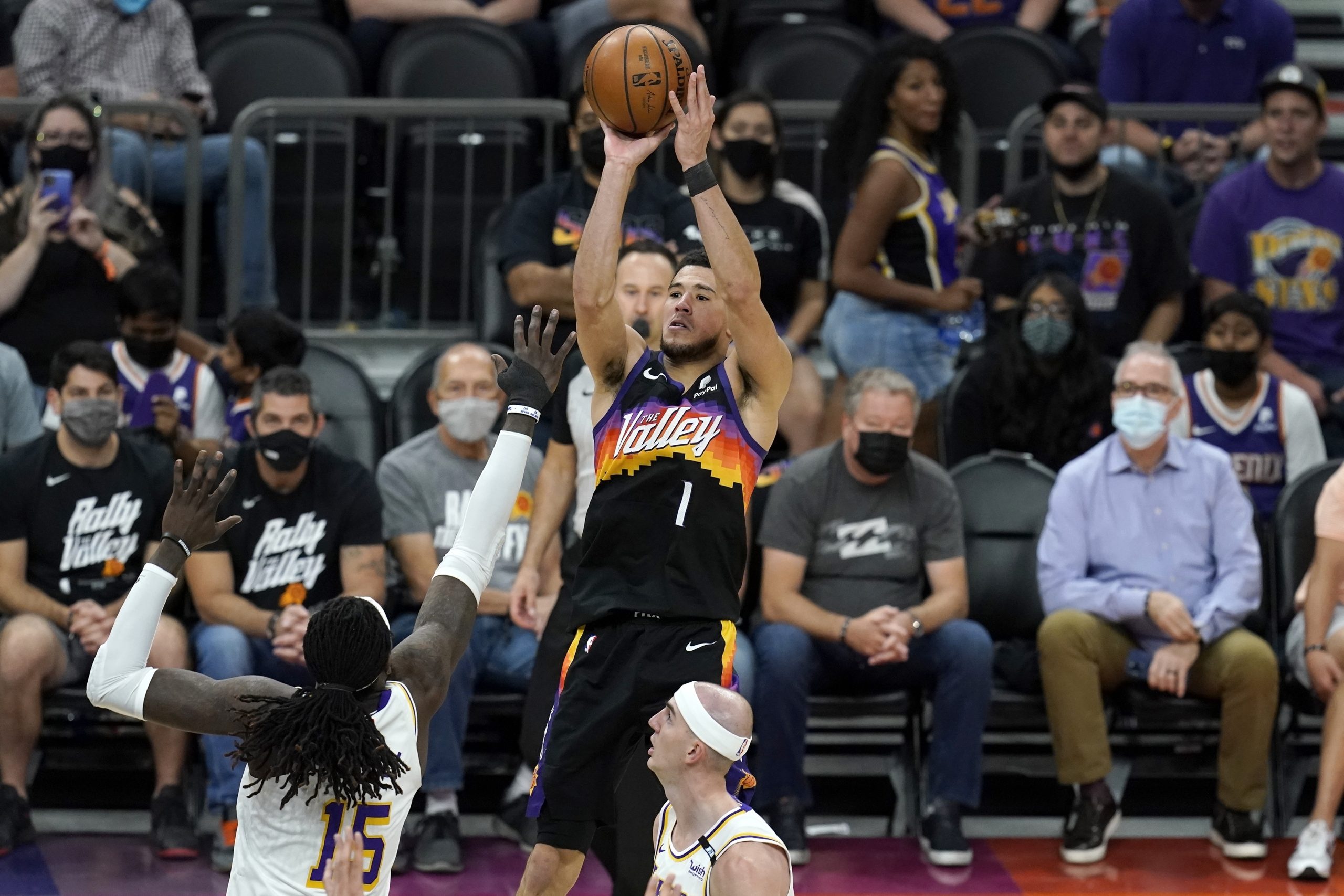 Devin Booker leads Phoenix Suns to victory over Los Angeles Lakers