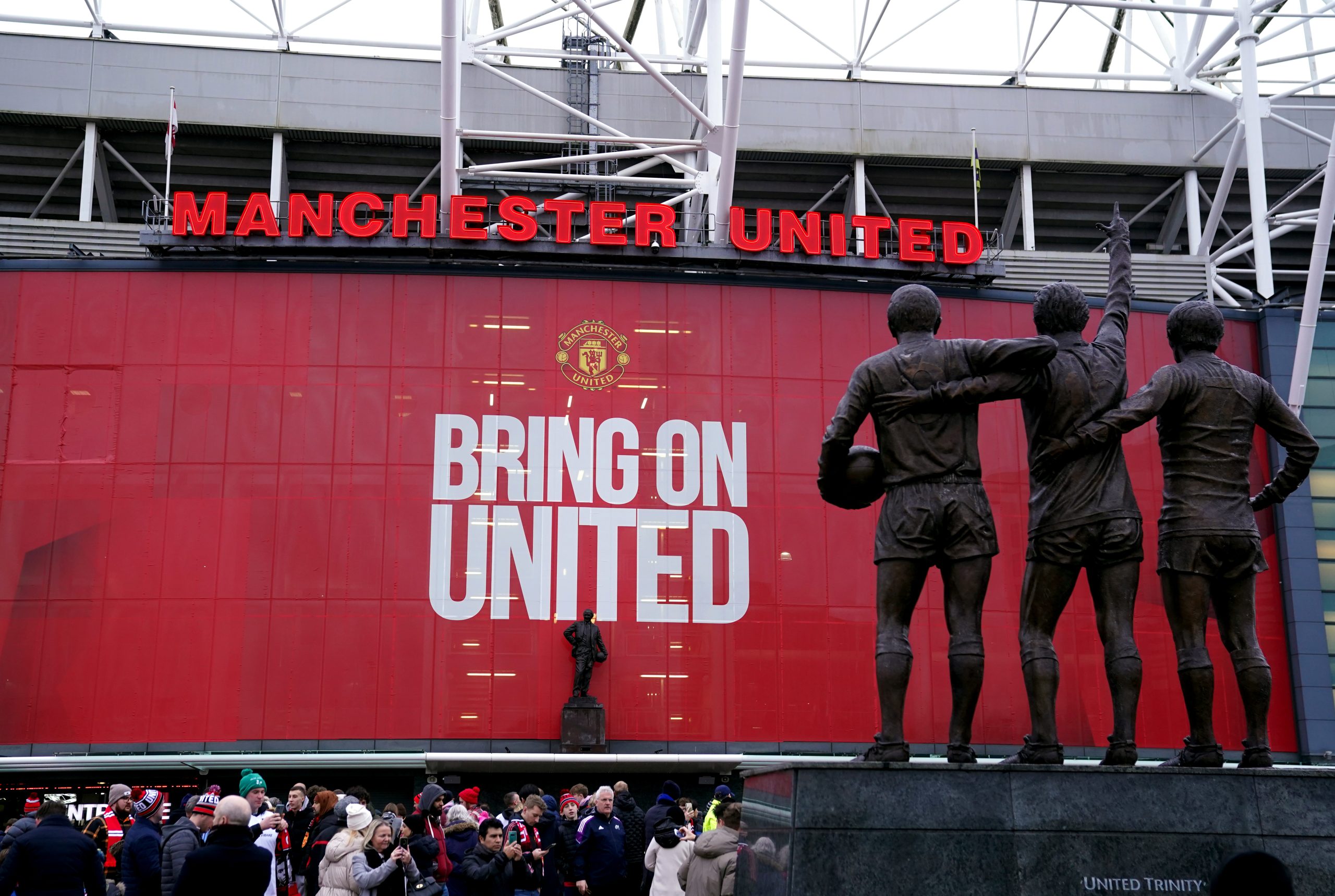 Manchester United expecting record annual revenue as takeover saga continues