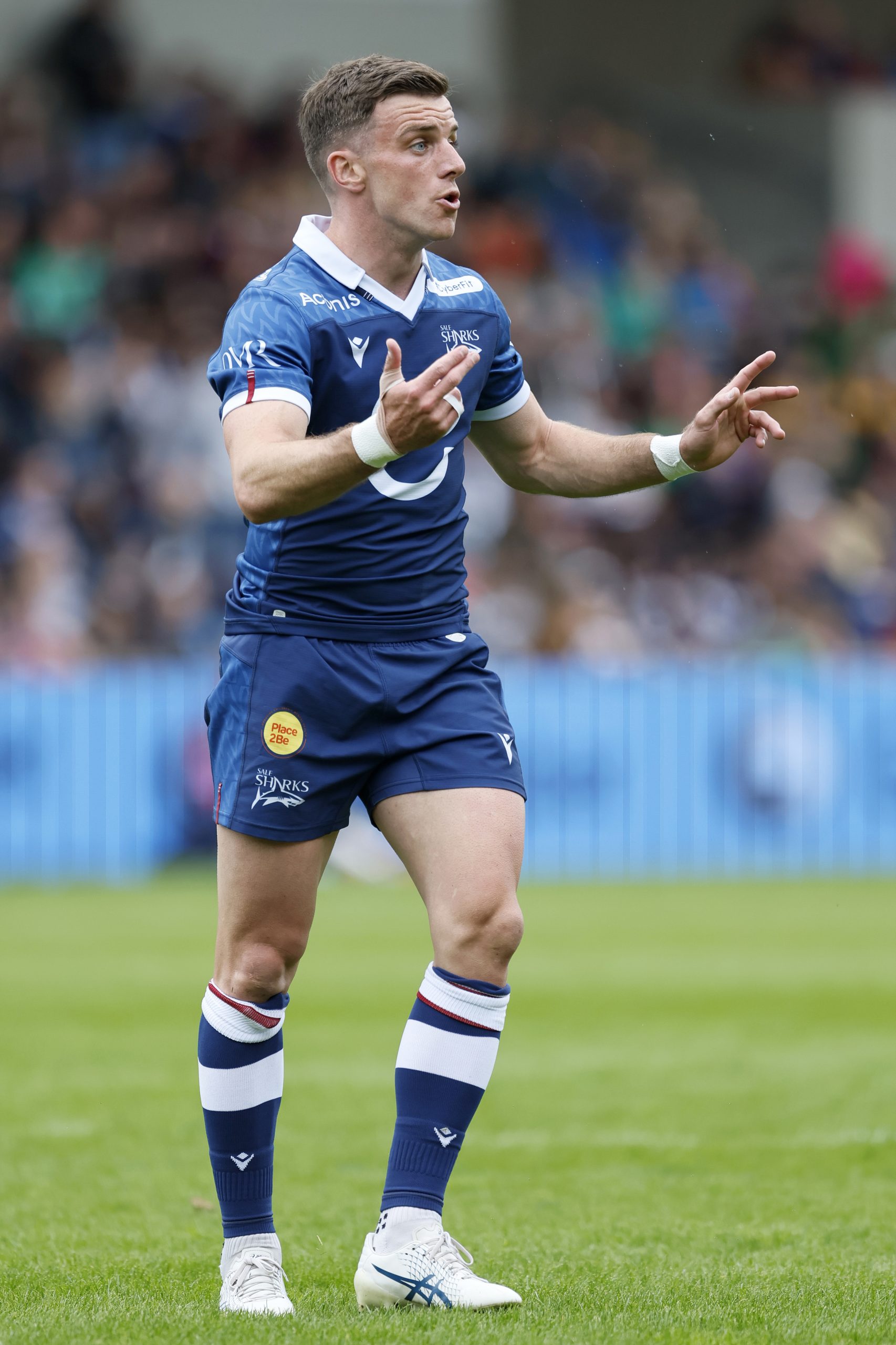 George Ford ‘a little pocket of calm amid the chaos’, says Alex Sanderson