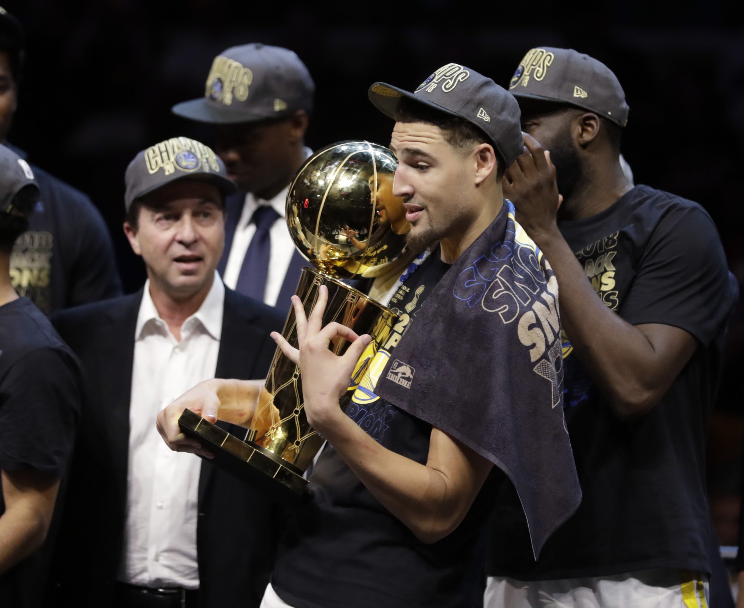 Golden State Warriors win second consecutive NBA title