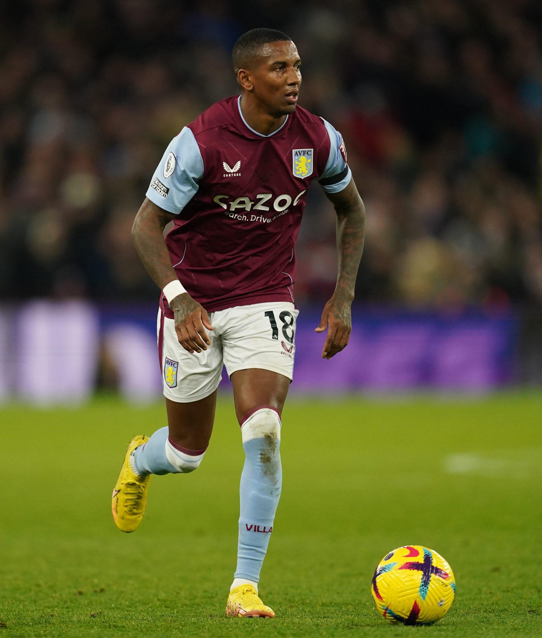Everton in talks to sign free agent Ashley Young