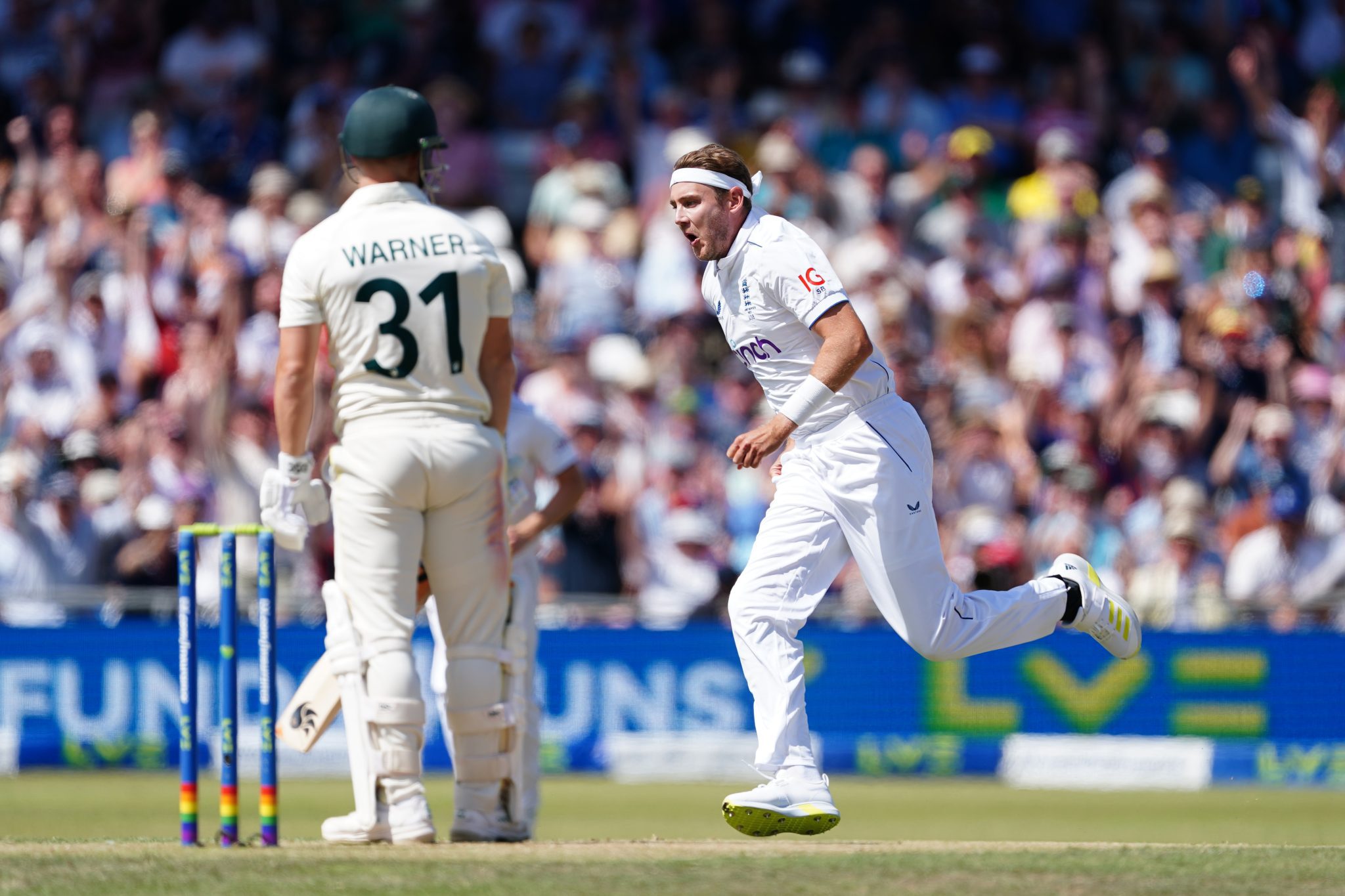 David Warner woe against Stuart Broad continues in second innings at Headingley